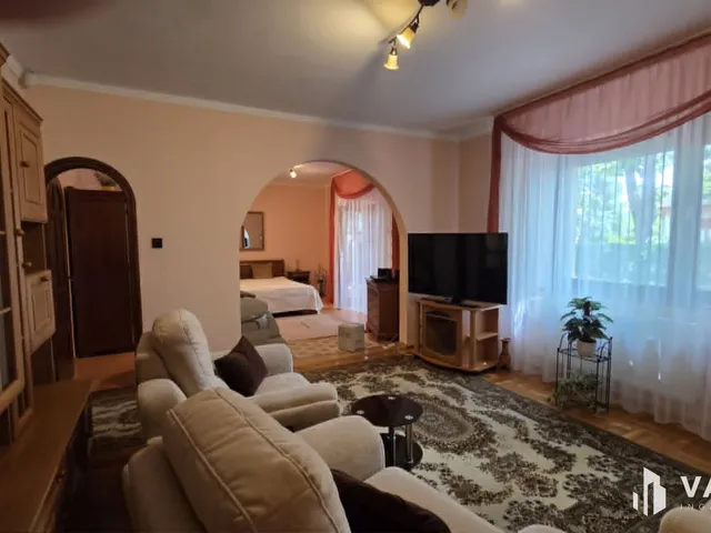 Kiadó ház Debrecen, Belváros 207 nm