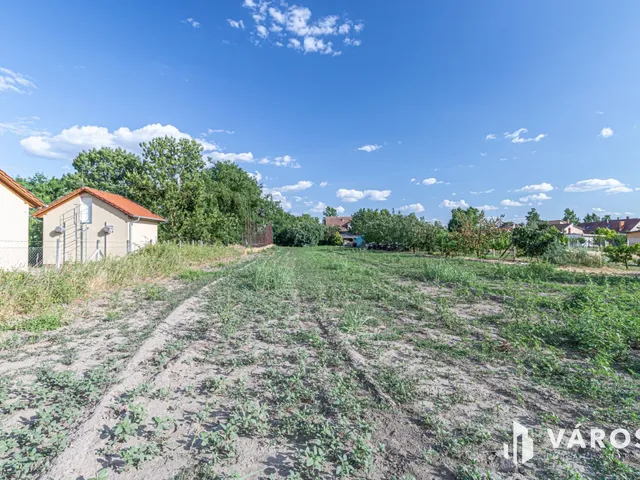 Eladó telek Deszk 933 nm