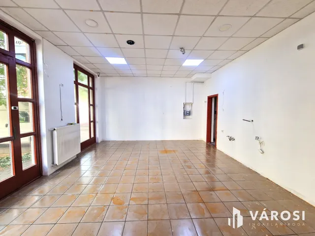 Kiadó kereskedelmi és ipari ingatlan Békéscsaba, Belváros 67 nm