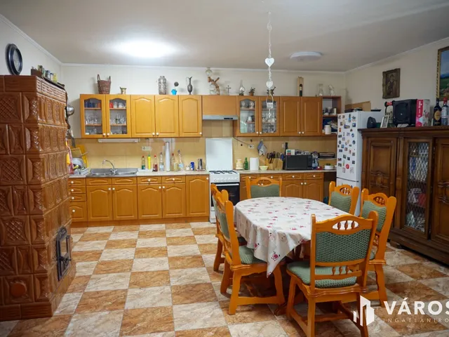 Eladó ház Örkény 182 nm