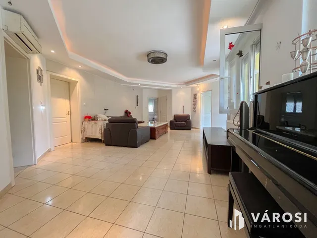 Eladó ház Budapest XVII. kerület 250 nm