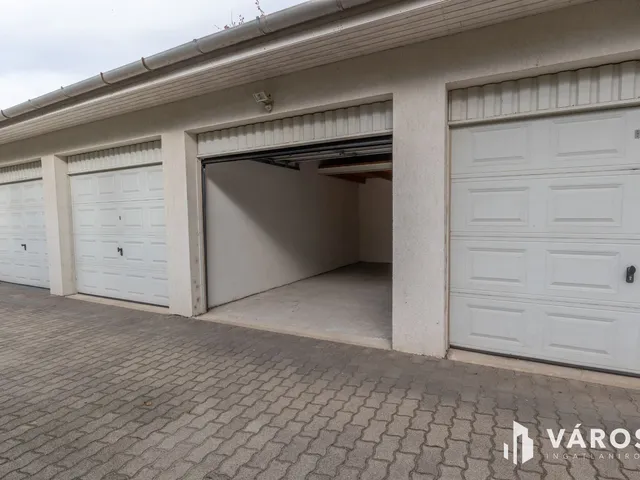 Kiadó garázs Szeged, Móraváros 18 nm