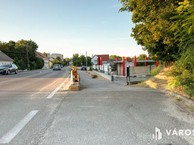 Eladó kereskedelmi és ipari ingatlan Mohács 1520 nm