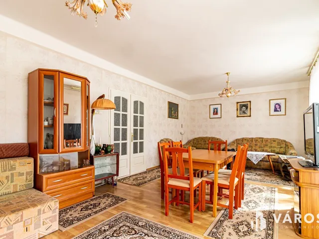 Eladó ház Vác, Deákvár 197 nm