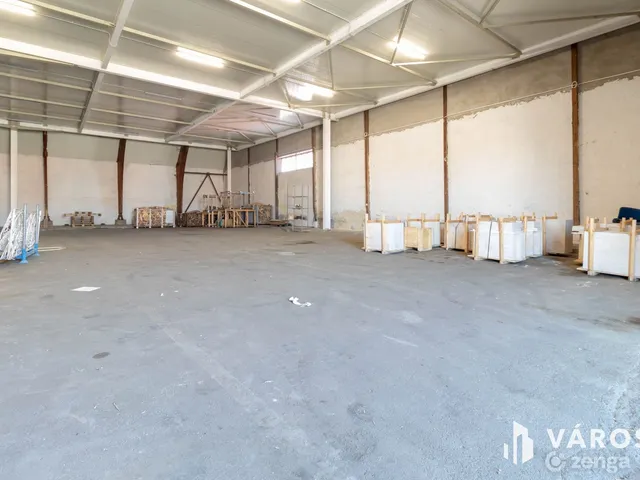 Kiadó kereskedelmi és ipari ingatlan Pécel, Vasúton túli terület 600 nm
