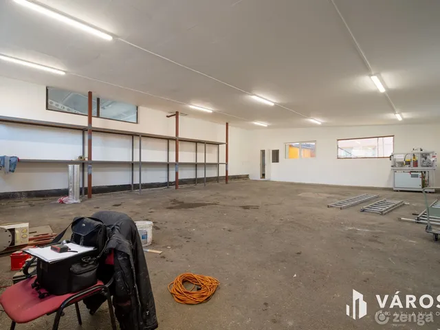 Kiadó kereskedelmi és ipari ingatlan Solymár 160 nm