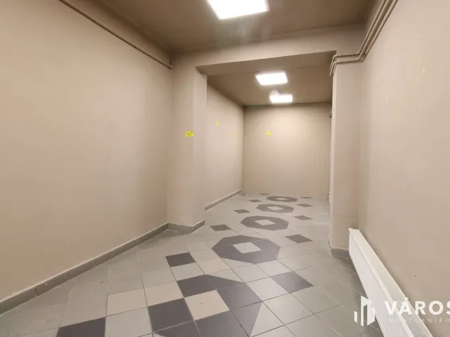Eladó kereskedelmi és ipari ingatlan Pápa, Belváros 157 nm