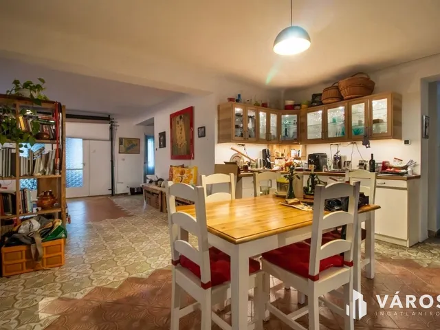 Eladó ház Velence, Bencehegy 205 nm