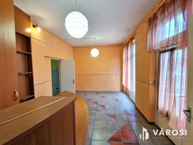 Eladó kereskedelmi és ipari ingatlan Békéscsaba, Belváros 29 nm