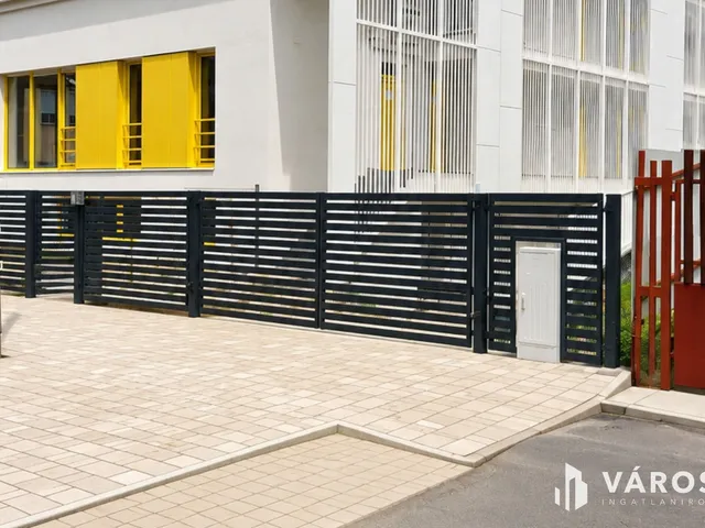Kiadó kereskedelmi és ipari ingatlan Debrecen, Hatvan utcai kert 49 nm