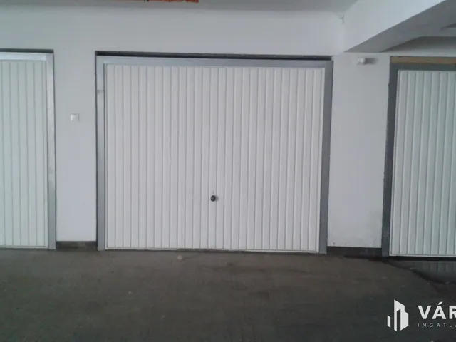 Kiadó garázs Debrecen, Csapókert 15 nm