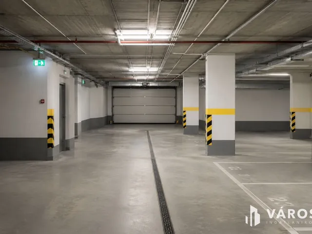 Kiadó garázs Debrecen, Belváros 15 nm