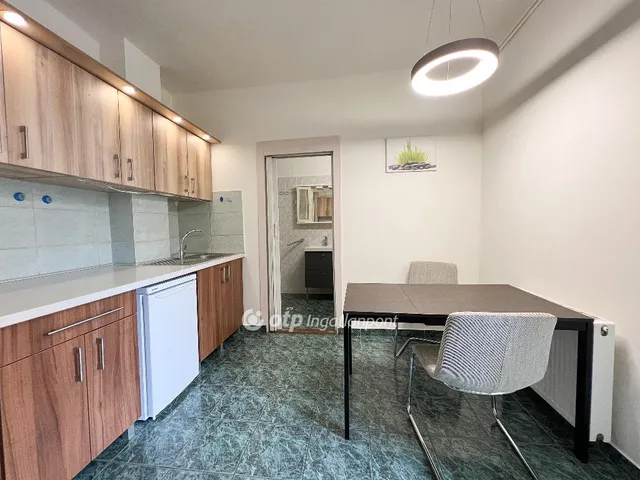 Eladó lakás Budapest III. kerület 30 nm
