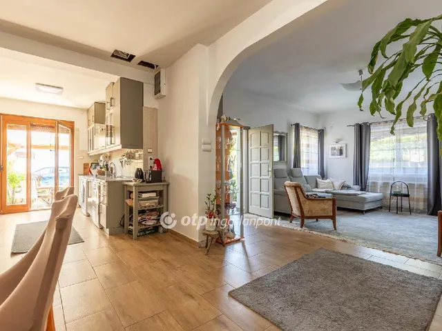 Eladó ház Budapest IV. kerület, Újpest 182 nm