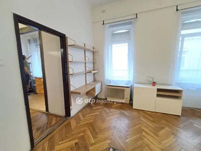 Eladó lakás Budapest VI. kerület 55 nm