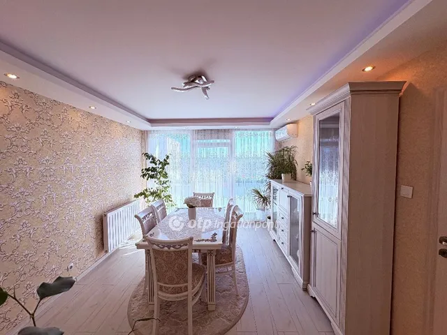 Eladó lakás Budapest XV. kerület 71 nm