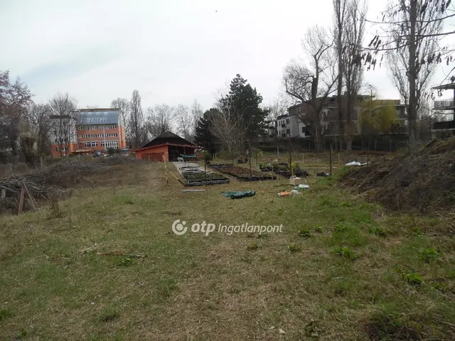 Eladó telek Budapest III. kerület 4314 nm