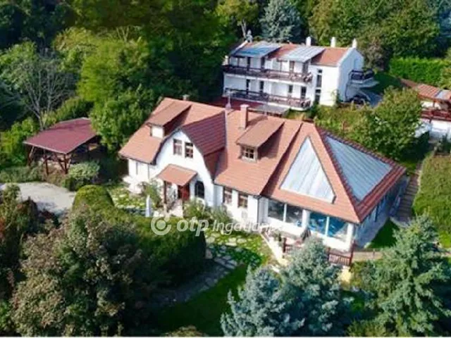 Eladó kereskedelmi és ipari ingatlan Leányfalu 744 nm