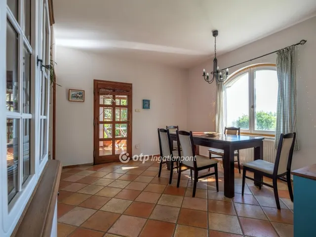 Eladó ház Budakalász 135 nm