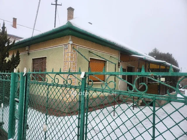 Eladó ház Vecsés, Halmitelep 76 nm