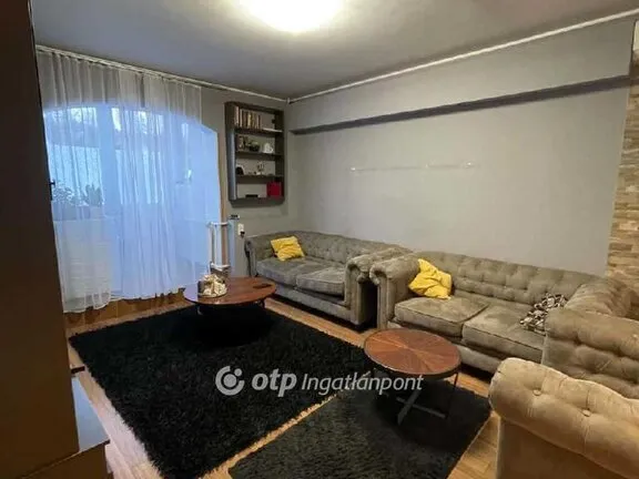 Eladó lakás Budapest III. kerület 74 nm