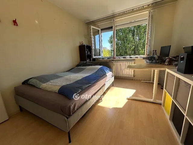 Eladó lakás Budapest III. kerület 79 nm