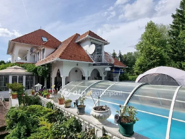 Eladó ház Budakalász 275 nm