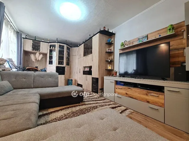 Eladó lakás Budapest III. kerület 57 nm