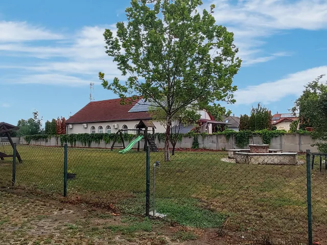 Eladó kereskedelmi és ipari ingatlan Bük 300 nm