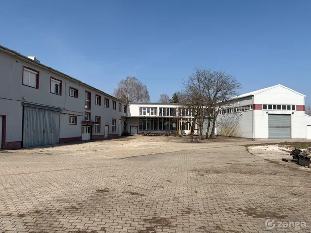 Eladó kereskedelmi és ipari ingatlan Várpalota 2090 nm