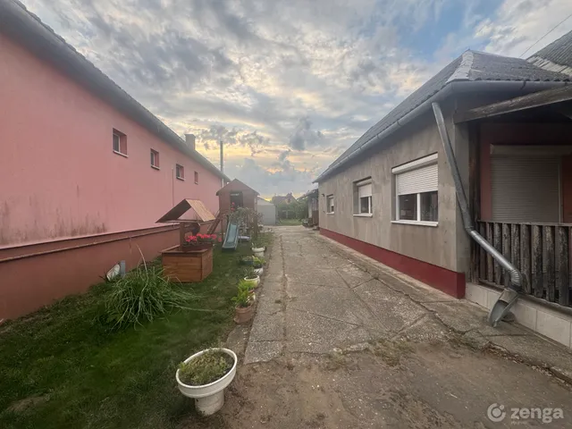 Eladó ház Komoró 120 nm