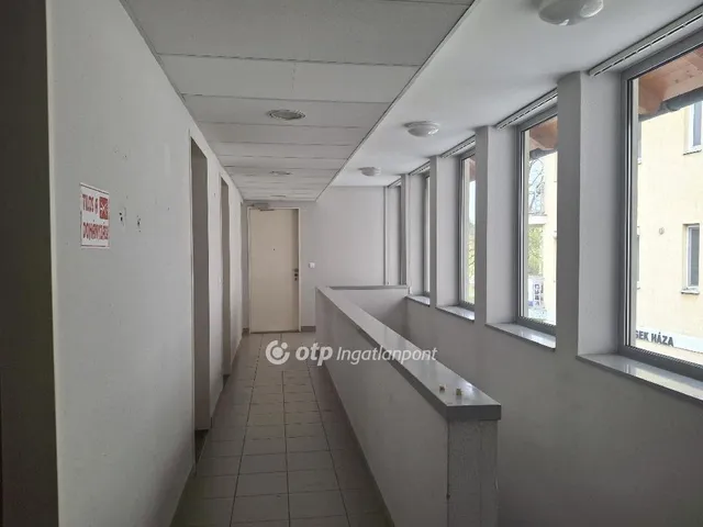 Eladó kereskedelmi és ipari ingatlan Gyula 143 nm