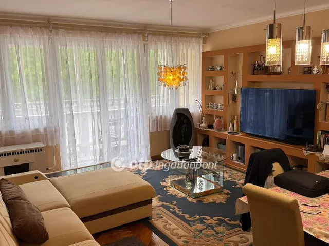 Eladó lakás Sarkad 71 nm