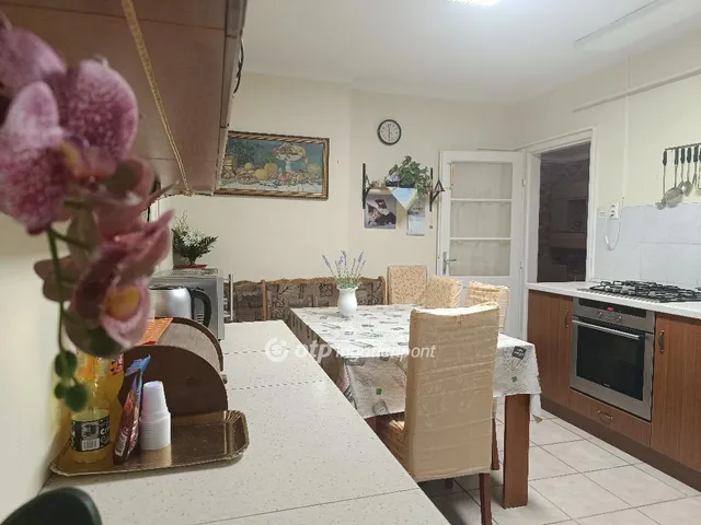 Eladó lakás Békéscsaba 75 nm