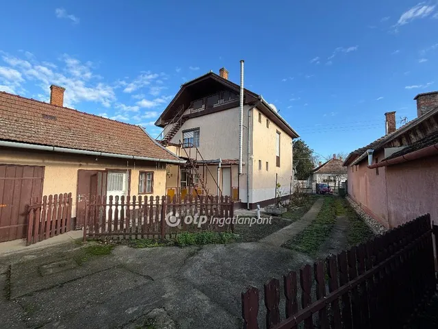 Eladó ház Békés, Malomvég 108 nm
