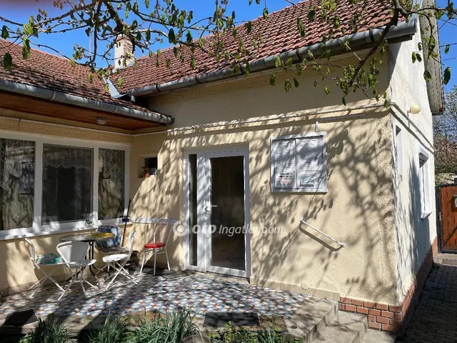 Eladó ház Gyula, Krinolinkert 260 nm