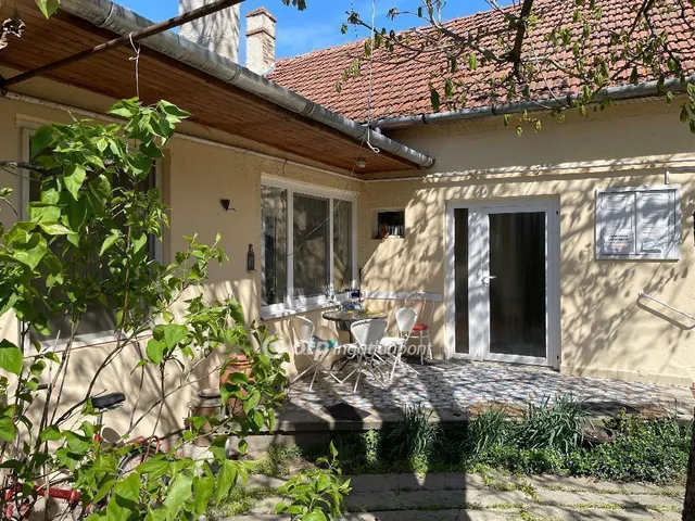 Eladó ház Gyula, Csigakert 260 nm