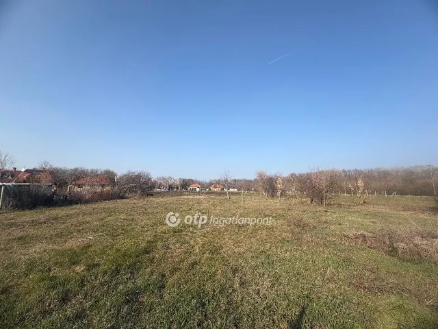 Eladó telek Gyula, Újvári 1525 nm