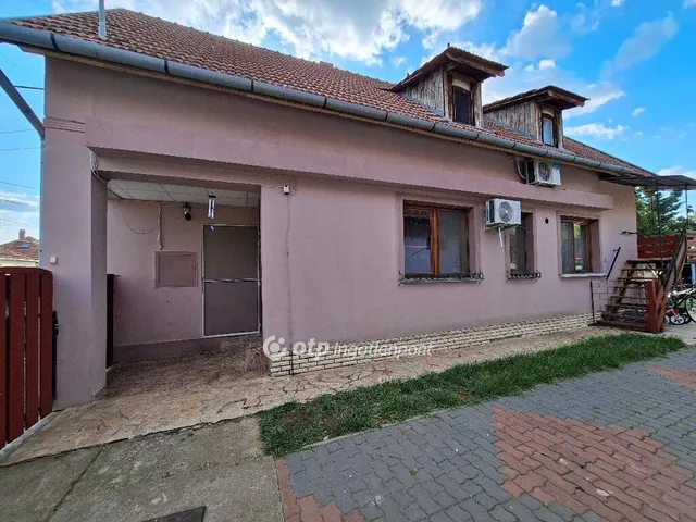 Eladó lakás Gyula, Galbácskert 69 nm