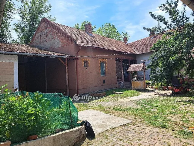 Eladó lakás Békéscsaba 95 nm