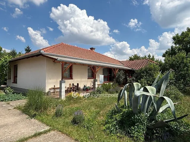 Eladó mezőgazdasági ingatlan Sarkad 96 nm