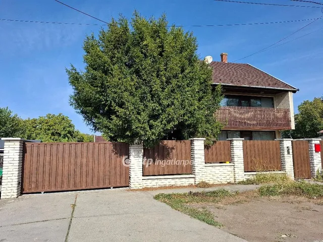 Eladó ház Békéscsaba, Erzsébethely (Jamina) 300 nm