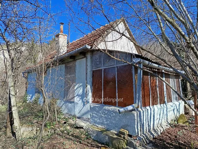 Eladó mezőgazdasági ingatlan Eger 26 nm