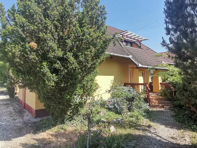 Eladó ház Békéscsaba 270 nm