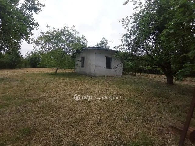 Eladó telek Békés 1071 nm