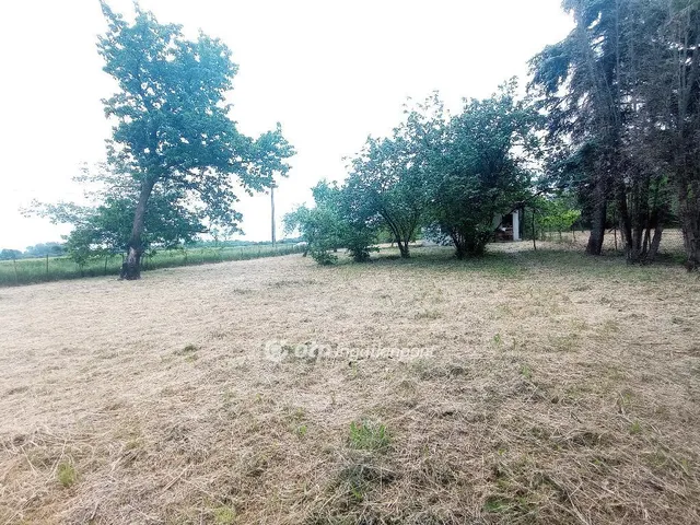 Eladó telek Békés 1071 nm