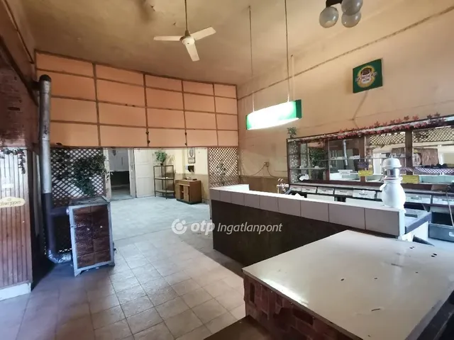Eladó kereskedelmi és ipari ingatlan Mezőberény 230 nm