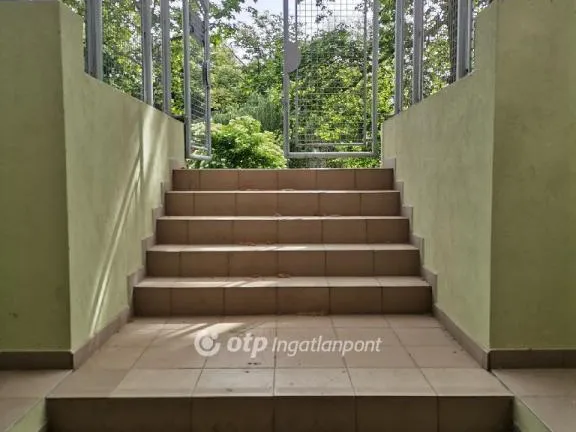 Kiadó kereskedelmi és ipari ingatlan Békéscsaba 96 nm
