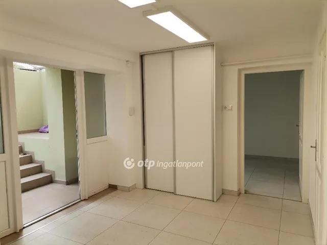 Kiadó kereskedelmi és ipari ingatlan Békéscsaba 96 nm