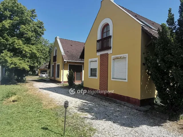 Eladó ház Békéscsaba 270 nm
